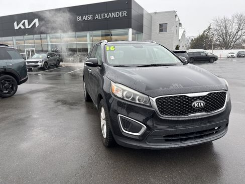 Used 2016 Kia Sorento LX w/ LX Convenience Package image 1