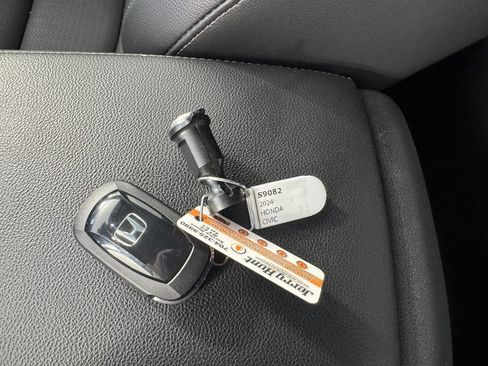 Used 2024 Honda Civic Sport Touring image 3