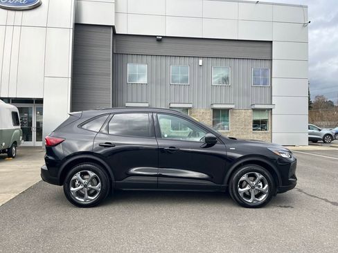 Used 2025 Ford Escape ST-Line image 8