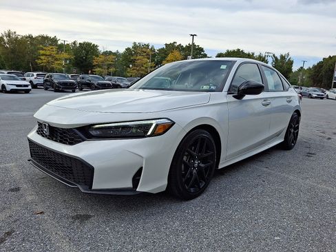 Used 2025 Honda Civic Sport image 3