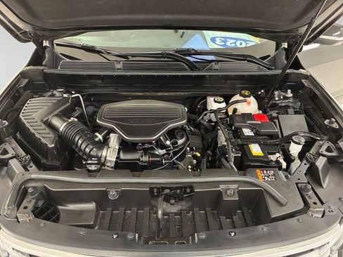 Used 2023 GMC Acadia SLT w/ Technology Package AWD/4WD image 11