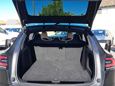 Used 2023 Tesla Model X image 12