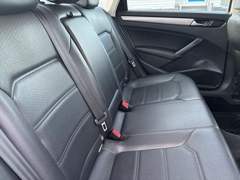 Used 2014 Volkswagen Passat 1.8T Wolfsburg Edition image 24