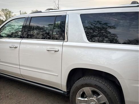 Used 2017 Chevrolet Suburban Premier AWD/4WD image 6