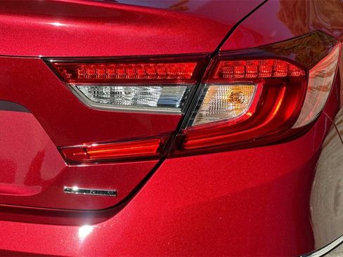 Used 2018 Honda Accord Touring image 36