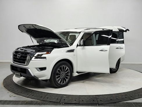 Used 2021 Nissan Armada Platinum w/ Captain's Chairs Package image 11