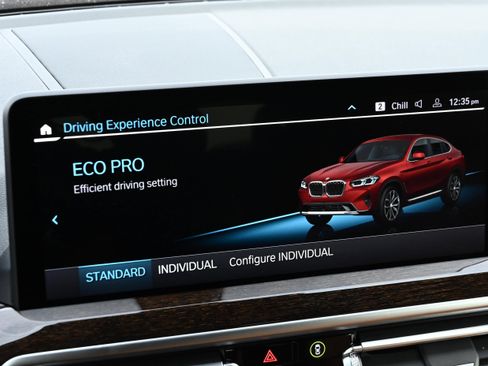 Certified 2025 BMW X4 xDrive30i image 31