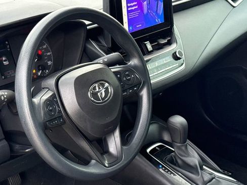 Used 2025 Toyota Corolla LE FWD image 16