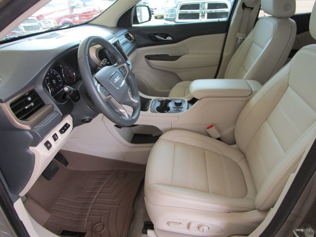 Used 2023 GMC Acadia Denali w/ Denali Ultimate Package FWD image 28