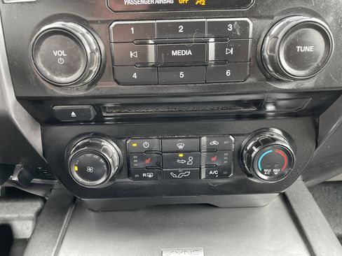 Used 2017 Ford F150 XLT w/ Equipment Group 302A Luxury image 43