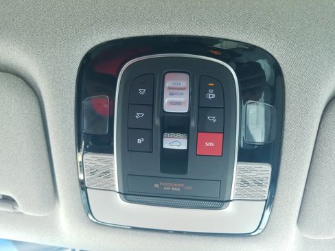 Used 2025 Hyundai Palisade Limited image 25