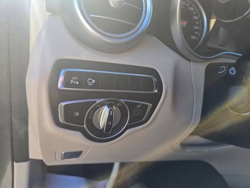 Used 2018 Mercedes-Benz GLC 300 4MATIC image 24