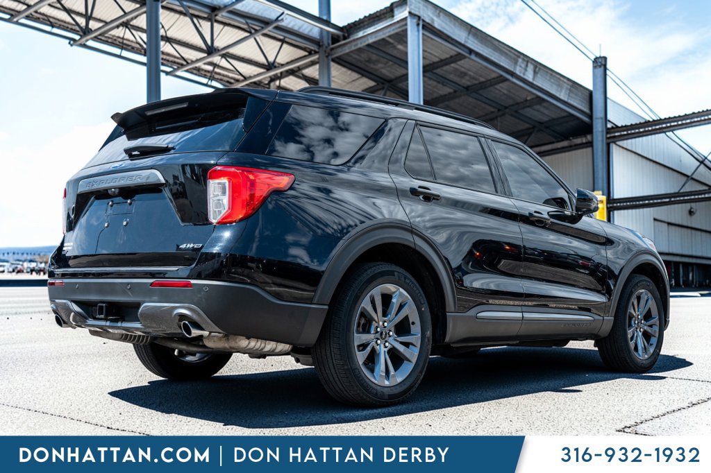Used 2023 Ford Explorer XLT w/ Equipment Group 202A AWD/4WD image 39