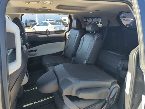 Used 2023 Kia Carnival SX Prestige image 14