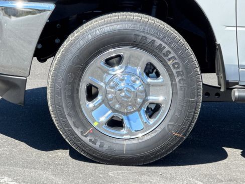 New 2026 RAM 2500 Tradesman AWD/4WD image 24