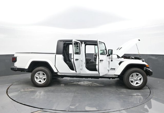 Used 2022 Jeep Gladiator Sport AWD/4WD image 62