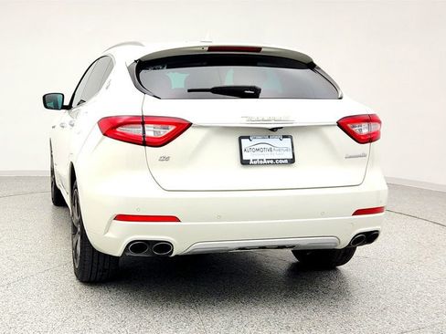 Used 2019 Maserati Levante GranLusso image 6
