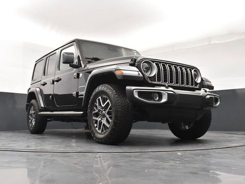 Used 2024 Jeep Wrangler Unlimited Sahara w/ Dual Top Group AWD/4WD image 22