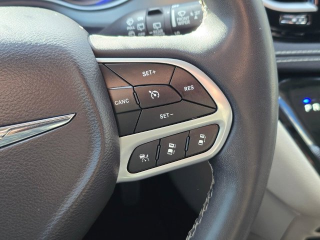 Used 2022 Chrysler Pacifica Touring-L FWD image 30