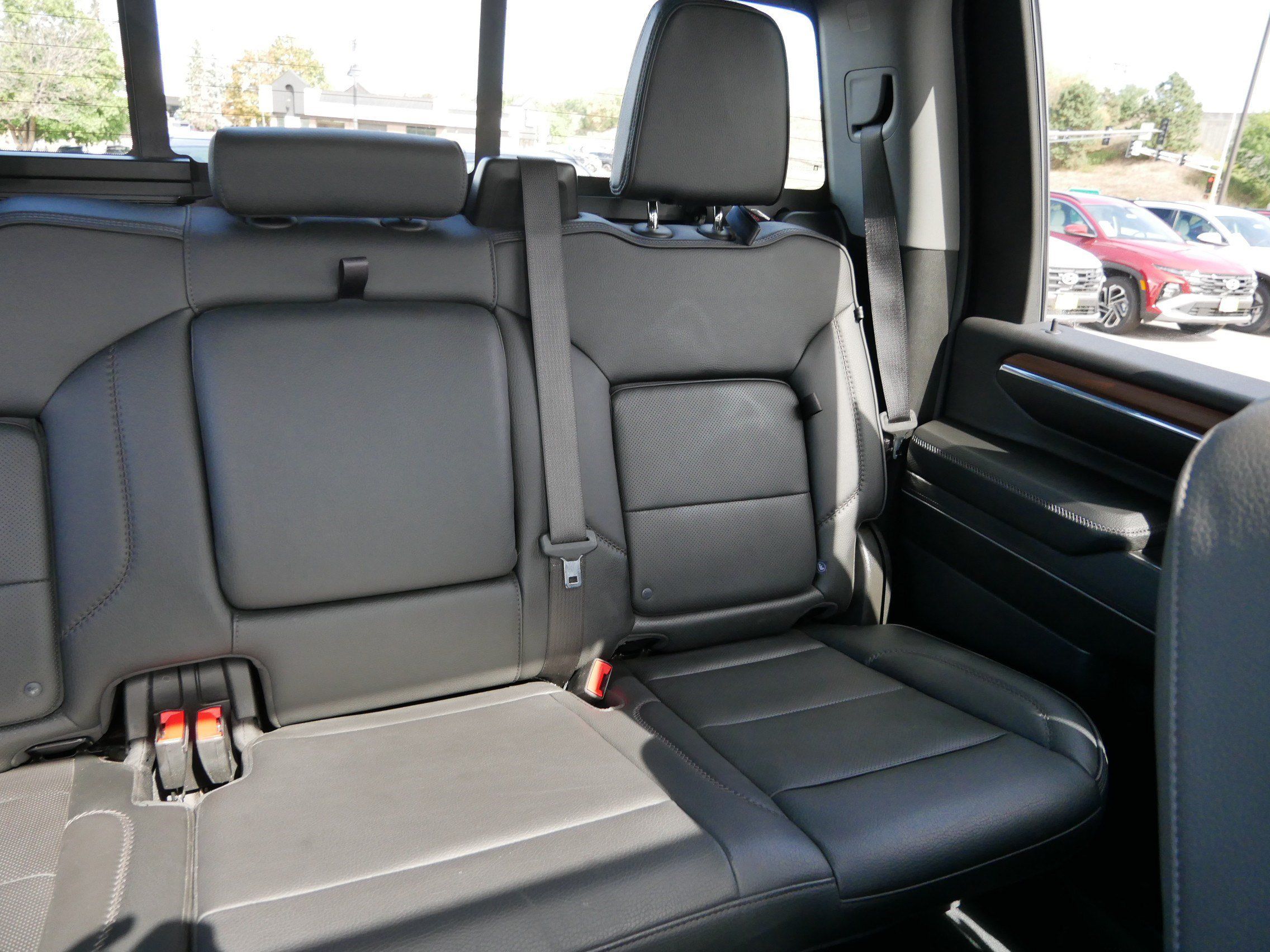 Used 2024 GMC Sierra 2500 Denali w/ Denali Reserve Package AWD/4WD image 14