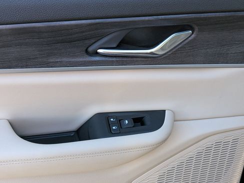 Certified 2025 Jeep Grand Cherokee L Limited w/ Black Appearance Package image 28