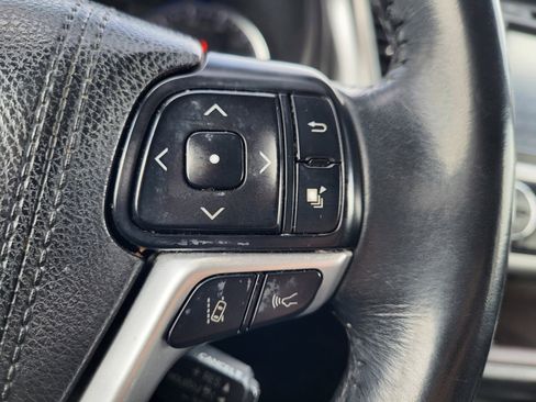 Used 2017 Toyota Highlander Limited image 28
