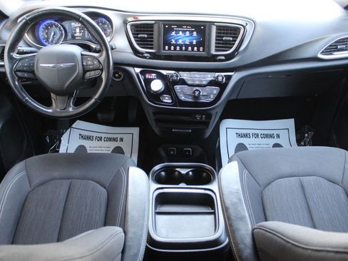 Used 2019 Chrysler Pacifica Touring Plus w/ S Appearance Package image 18