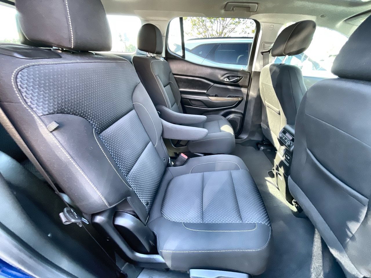 Used 2023 GMC Acadia SLE w/ Driver Convenience Package AWD/4WD image 28