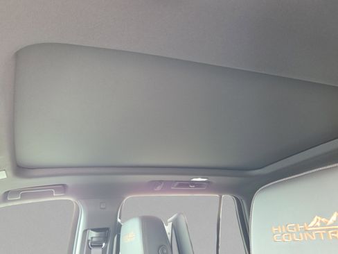 New 2026 Chevrolet Tahoe High Country image 18