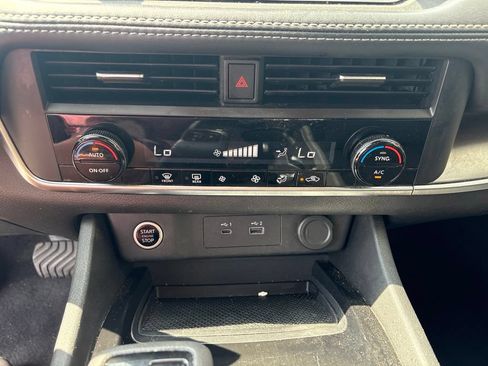 Used 2023 Nissan Rogue SV AWD/4WD image 20