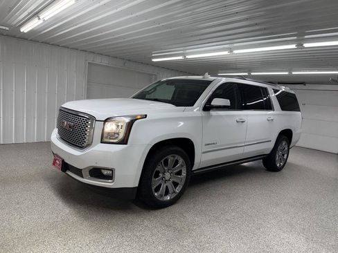 Used 2016 GMC Yukon XL Denali w/ Open Road Package AWD/4WD image 3