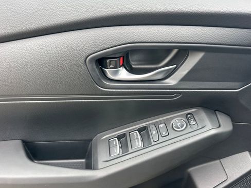 Used 2025 Honda Accord LX image 11