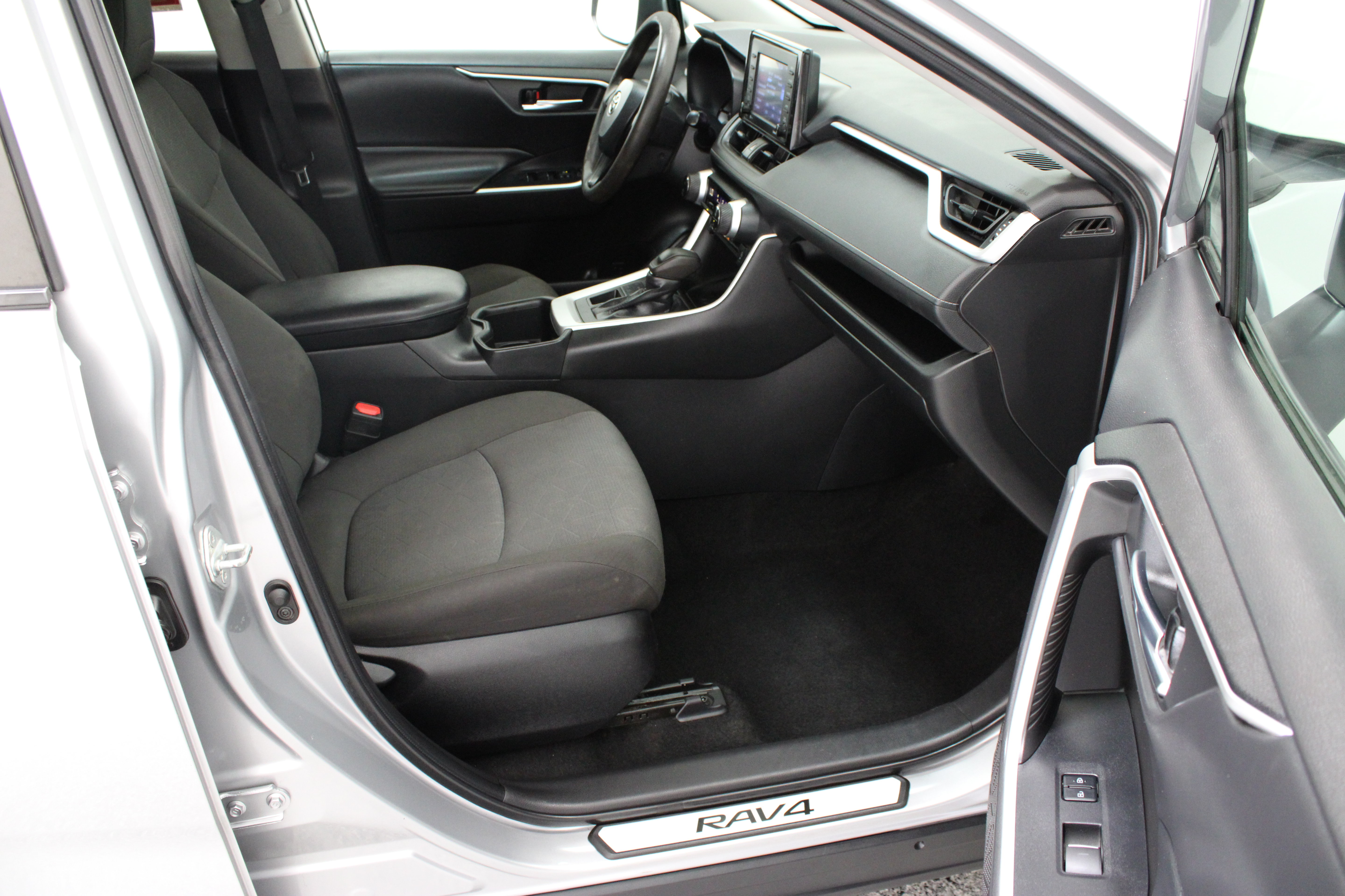 Certified 2022 Toyota RAV4 XLE AWD/4WD image 35