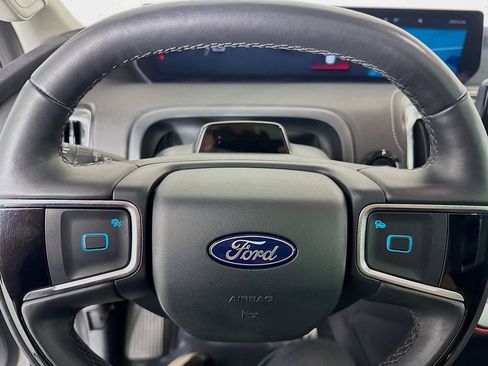 Used 2025 Ford Expedition Platinum AWD/4WD image 16