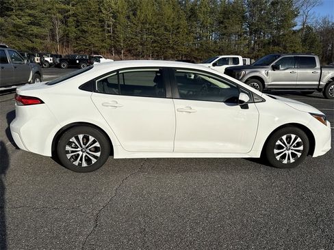 Used 2022 Toyota Corolla LE image 8