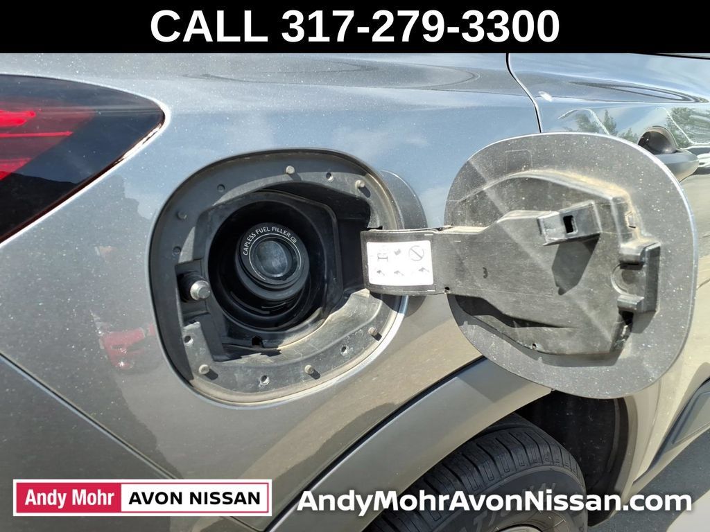 Used 2024 Nissan Rogue S AWD/4WD image 13