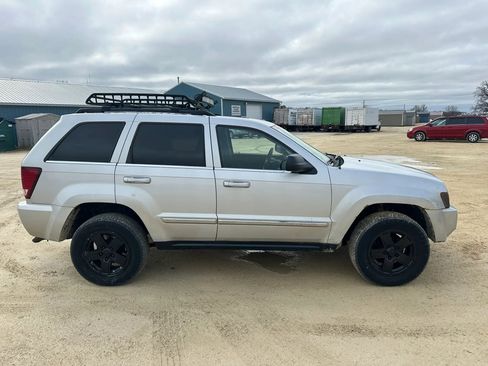 Used 2007 Jeep Grand Cherokee Limited w/ Trailer Tow Group IV image 5
