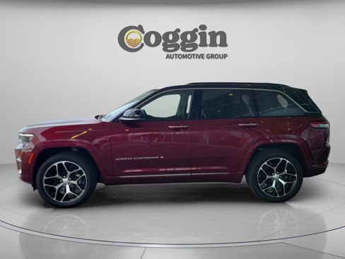 Used 2024 Jeep Grand Cherokee Summit image 2