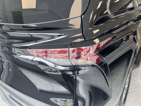 Used 2026 Toyota Sienna LE FWD image 10