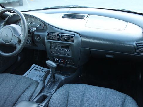 Used 2005 Chevrolet Cavalier Sedan w/ Preferred Equipment Group FWD image 29