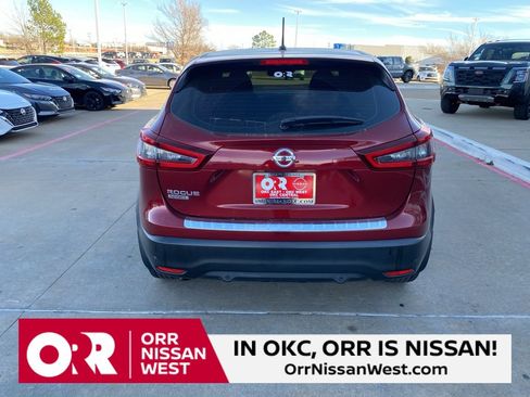 Used 2020 Nissan Rogue Sport S image 4