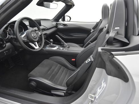 Certified 2025 MAZDA MX-5 Miata Club w/ Brembo/BBS Recaro Package RWD image 24