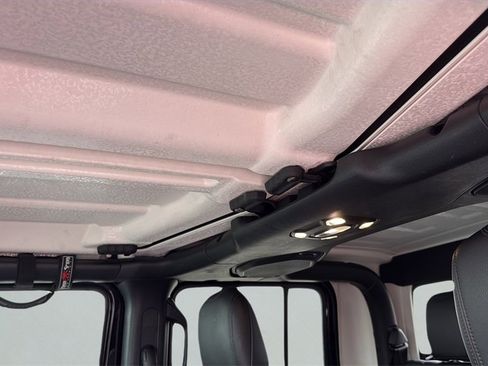 Used 2021 Jeep Gladiator Rubicon image 11