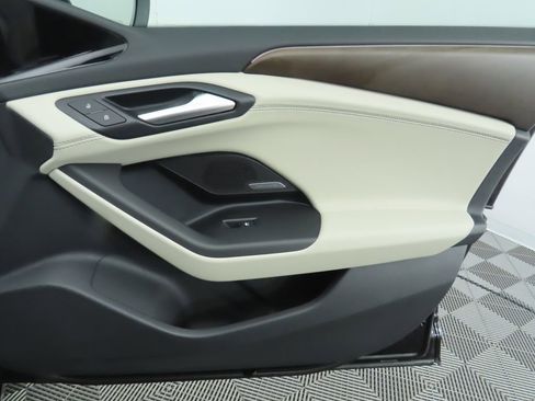 Used 2025 Audi A6 e-tron Premium Plus w/ Premium Plus image 27