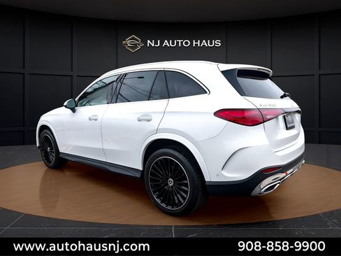 Used 2024 Mercedes-Benz GLC 300 4MATIC w/ AMG Line image 6