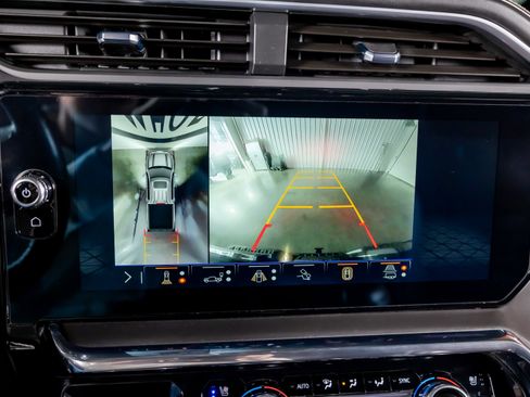 Used 2024 GMC Sierra 1500 Denali Ultimate image 11