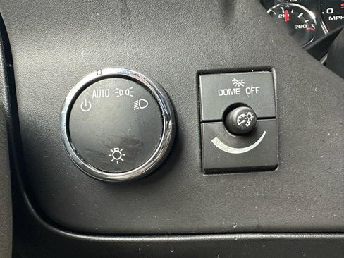 Used 2018 Chevrolet Express 2500 w/ Driver Convenience Package image 12