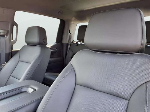 Used 2025 GMC Sierra 1500 SLT image 13