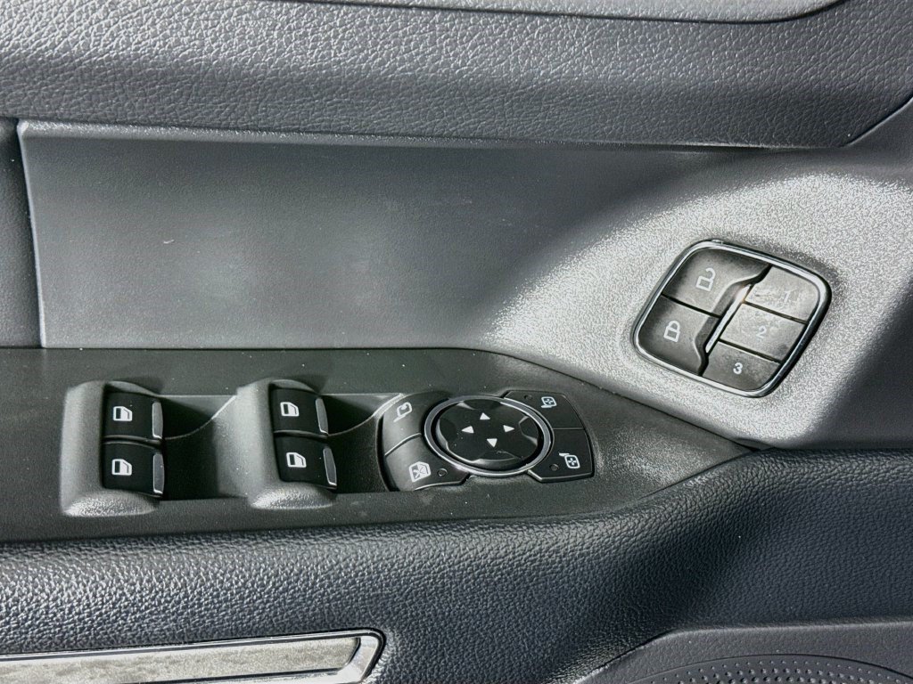 Used 2024 Ford Expedition XLT RWD image 20