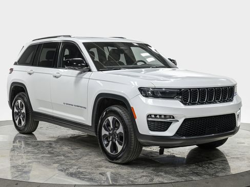 Used 2024 Jeep Grand Cherokee Limited 4xe image 9